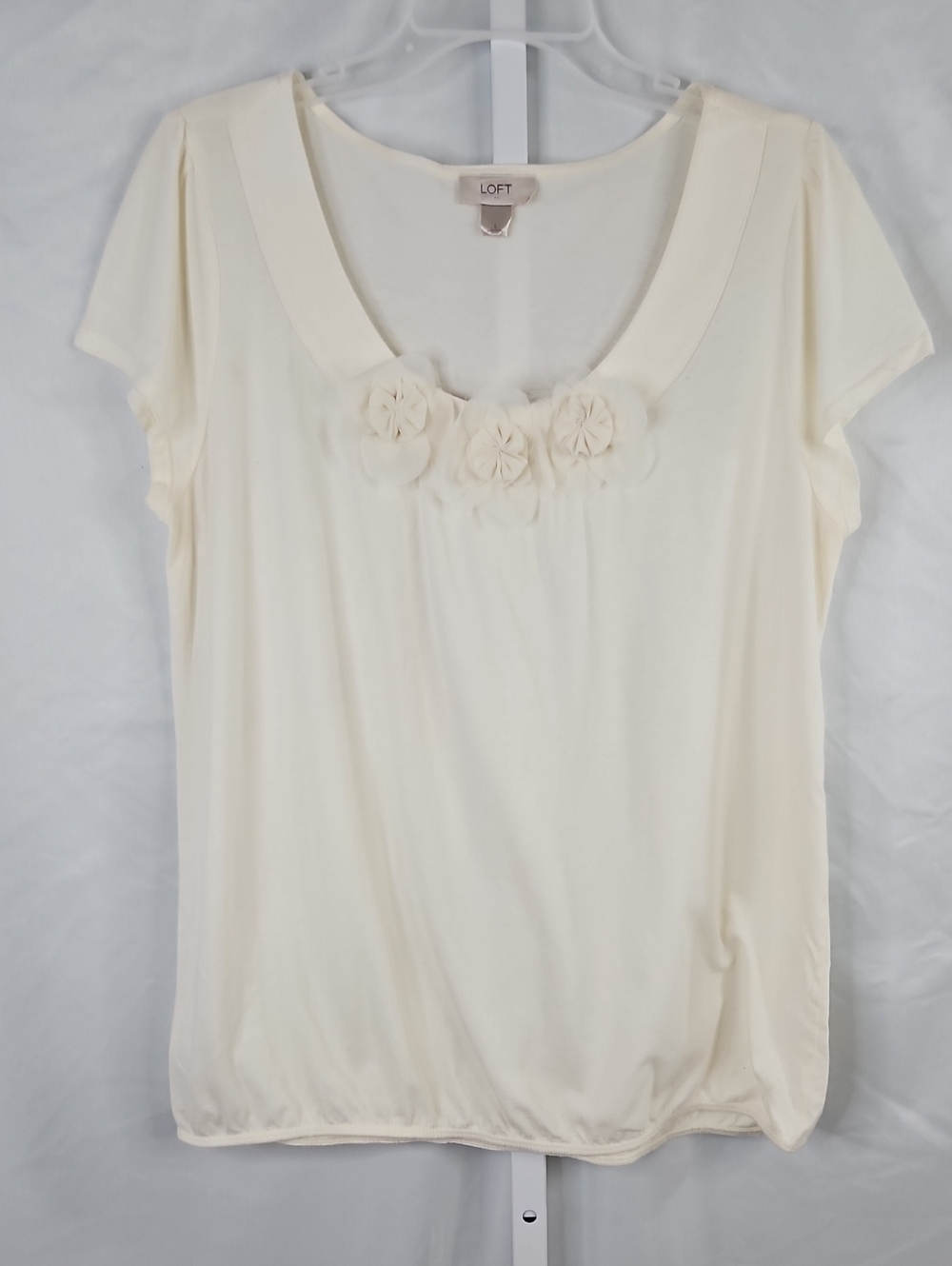 LOFT Cream Short-Sleeve Scoop Neck Top with Floral Accents Size Large